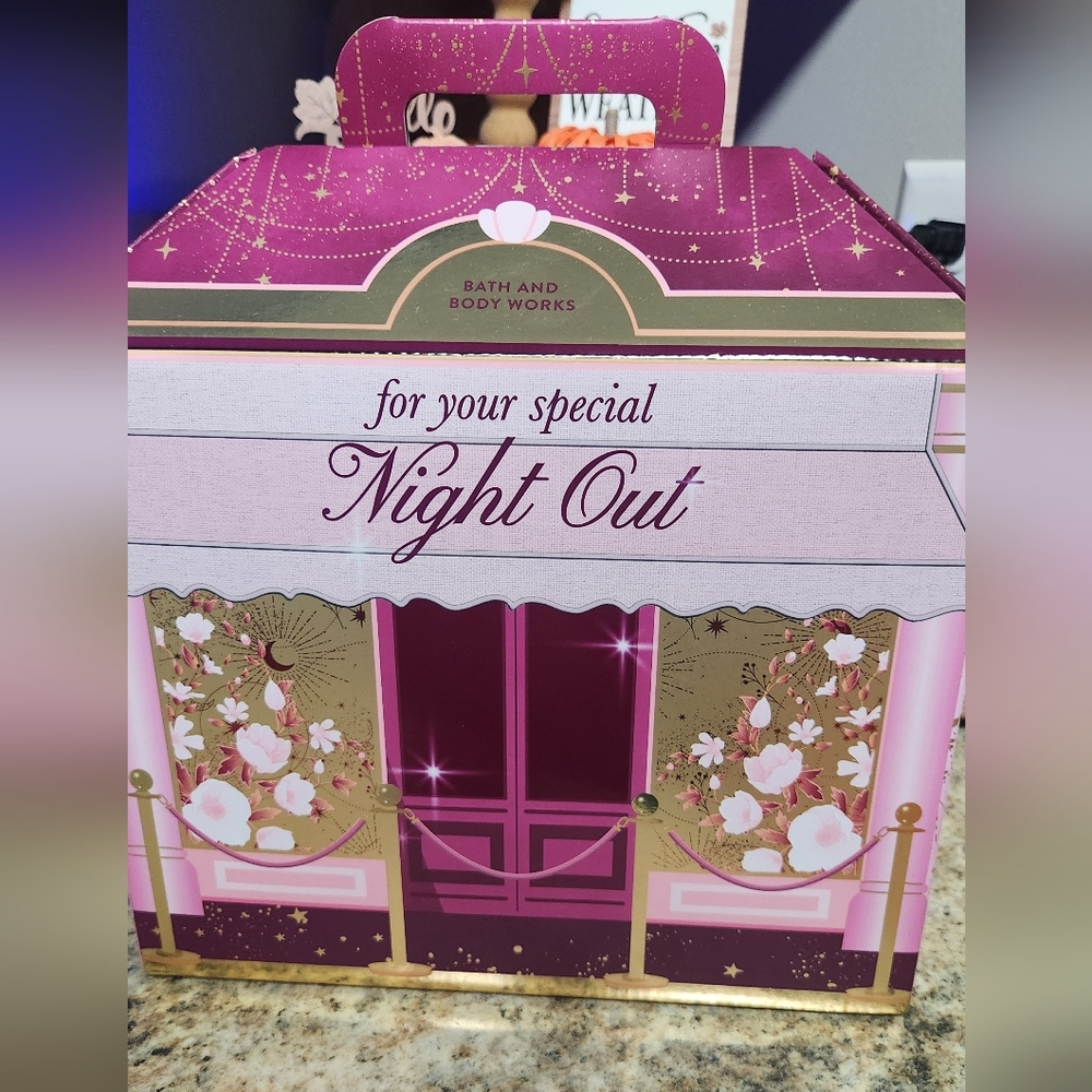 NWT "IN THE STARS" 7 Piece Gift Set